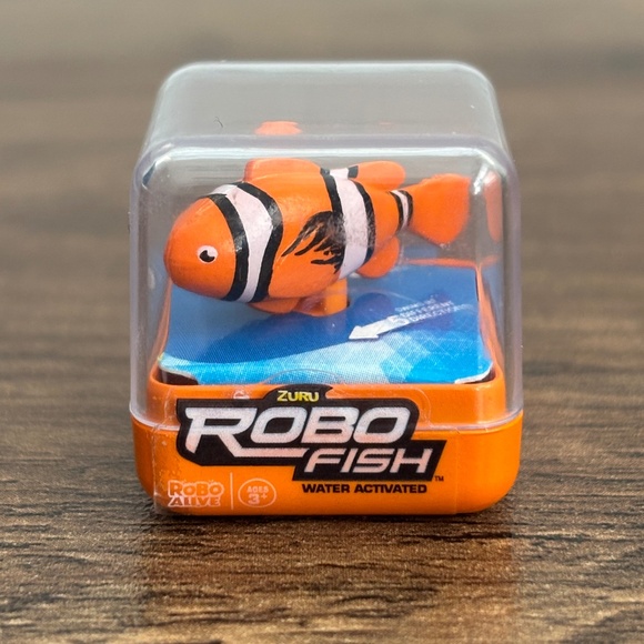Zuru MINI BRANDS Surprise Toy Series ROBO FISH Orange #108 Nemo Clown Fish - Picture 1 of 6